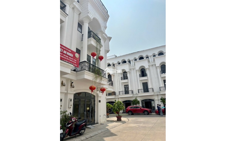 BÁN: Nhà phố 1 trệt 3 lầu, 4,7 tỷ, liền kề Vincom TP Tây Ninh, NH hỗ trợ vay 70% lãi suất ưu đãi